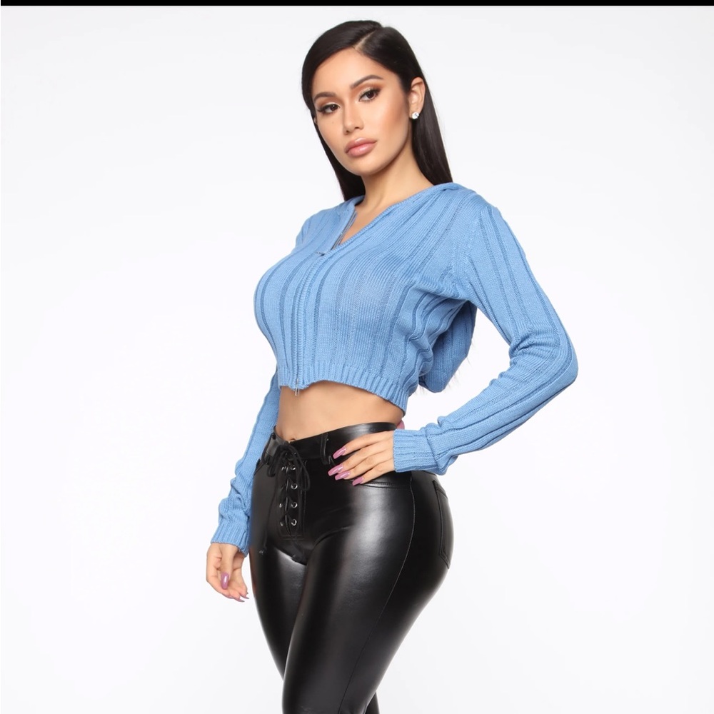 Blue knitted long sleeve crop top zip up